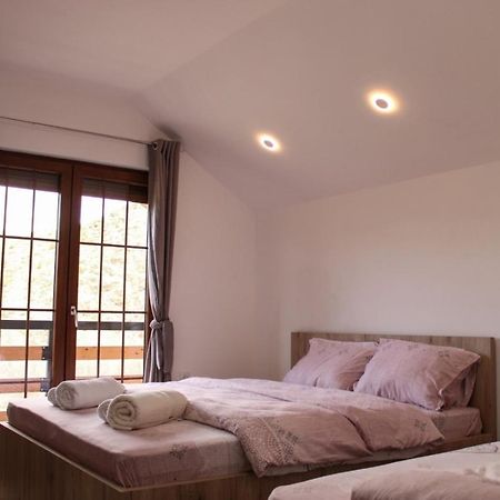 Eleon Motel بيرزوفيكا المظهر الخارجي الصورة