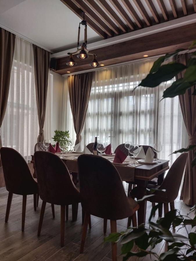 Eleon Motel بيرزوفيكا المظهر الخارجي الصورة