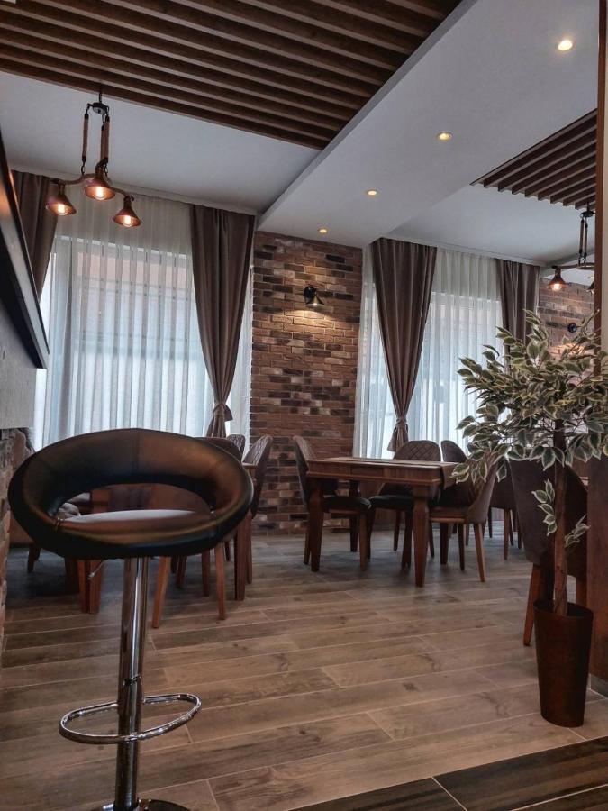 Eleon Motel بيرزوفيكا المظهر الخارجي الصورة