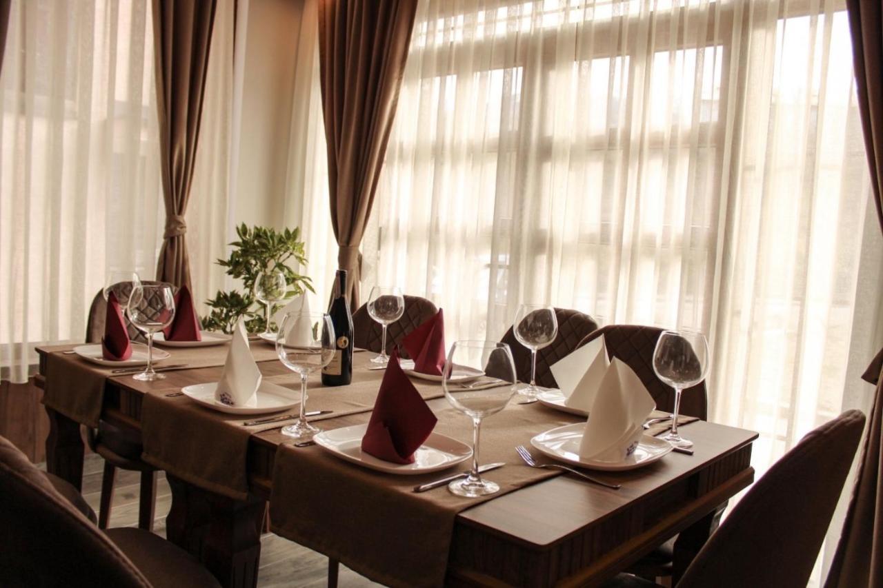 Eleon Motel بيرزوفيكا المظهر الخارجي الصورة