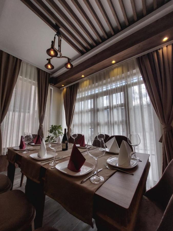 Eleon Motel بيرزوفيكا المظهر الخارجي الصورة