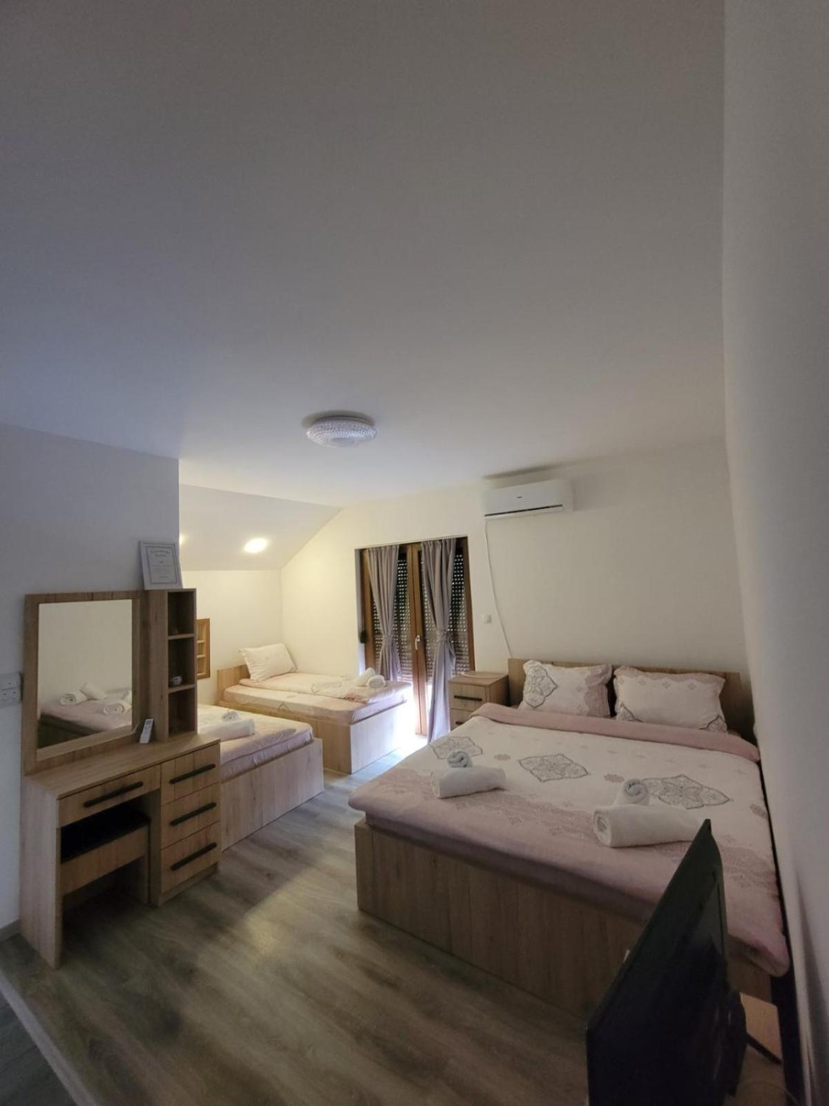 Eleon Motel بيرزوفيكا المظهر الخارجي الصورة