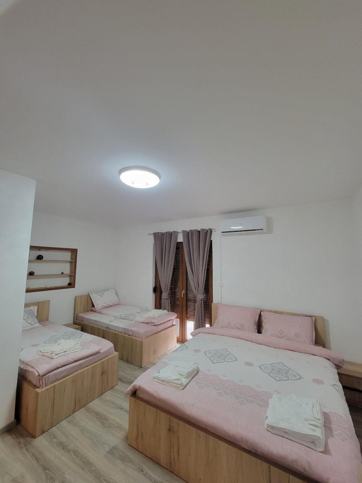Eleon Motel بيرزوفيكا المظهر الخارجي الصورة