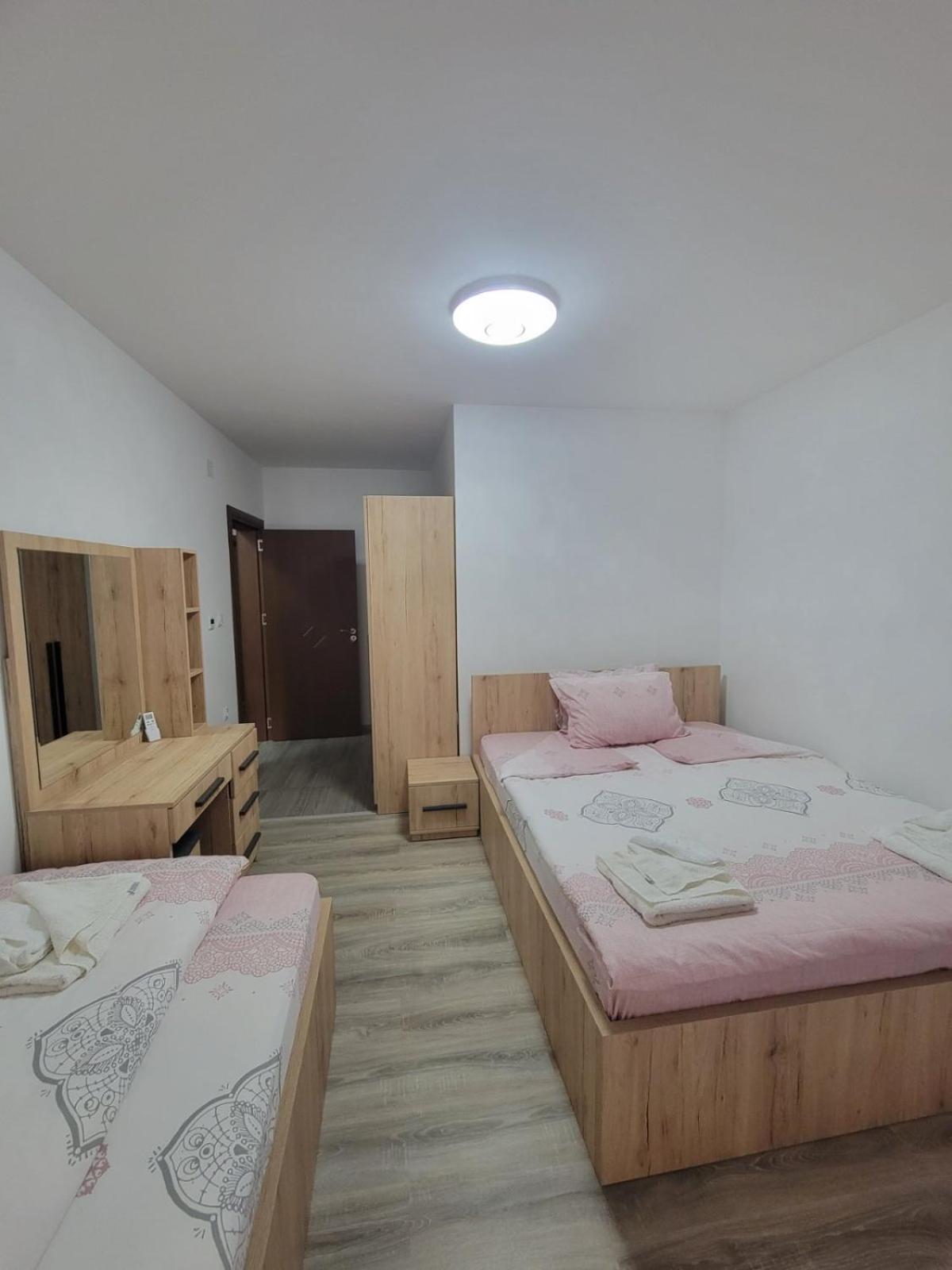 Eleon Motel بيرزوفيكا المظهر الخارجي الصورة